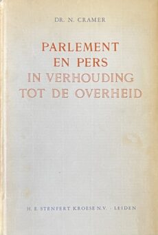 Parlement en pers in verhouding tot de overheid